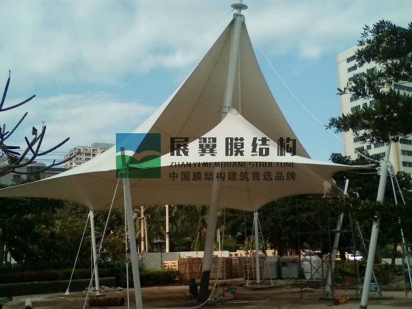?？谛∮螆@景觀膜結(jié)構(gòu)工程完工